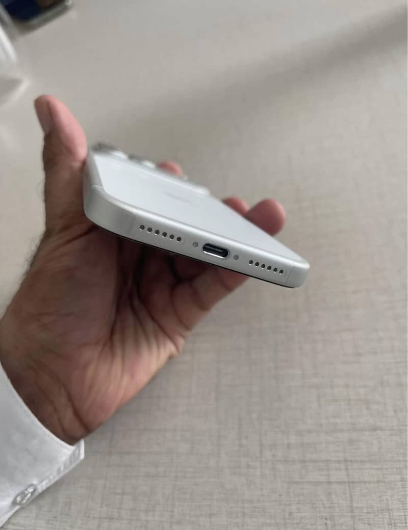 Apple iPhone 17 Pro Max 2