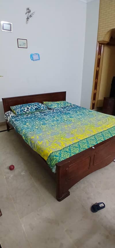 queen size Bed with Mattress