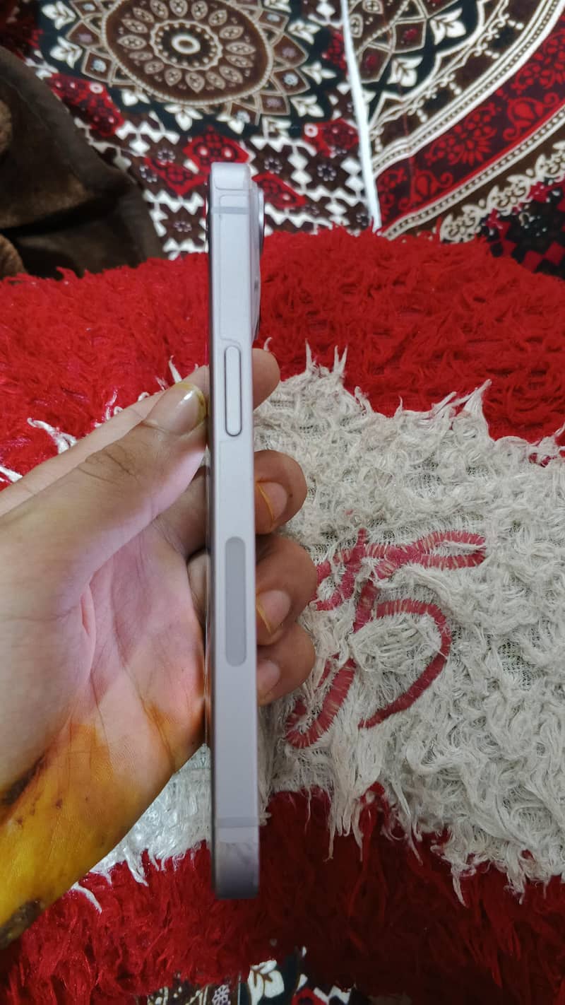 Apple iPhone 14 4