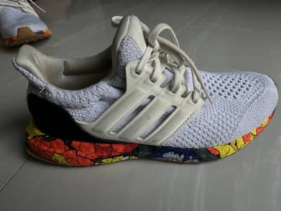 Different brands Kids used shoes