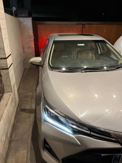 **Toyota Corolla Altis Grande CVT-i 1.8 2020