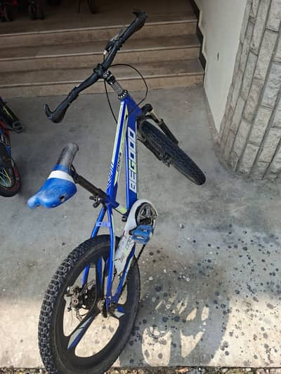 Bicycles Be good blue colour