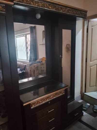 Iron Stand, Dressing Table for Sale in Excellent Condition