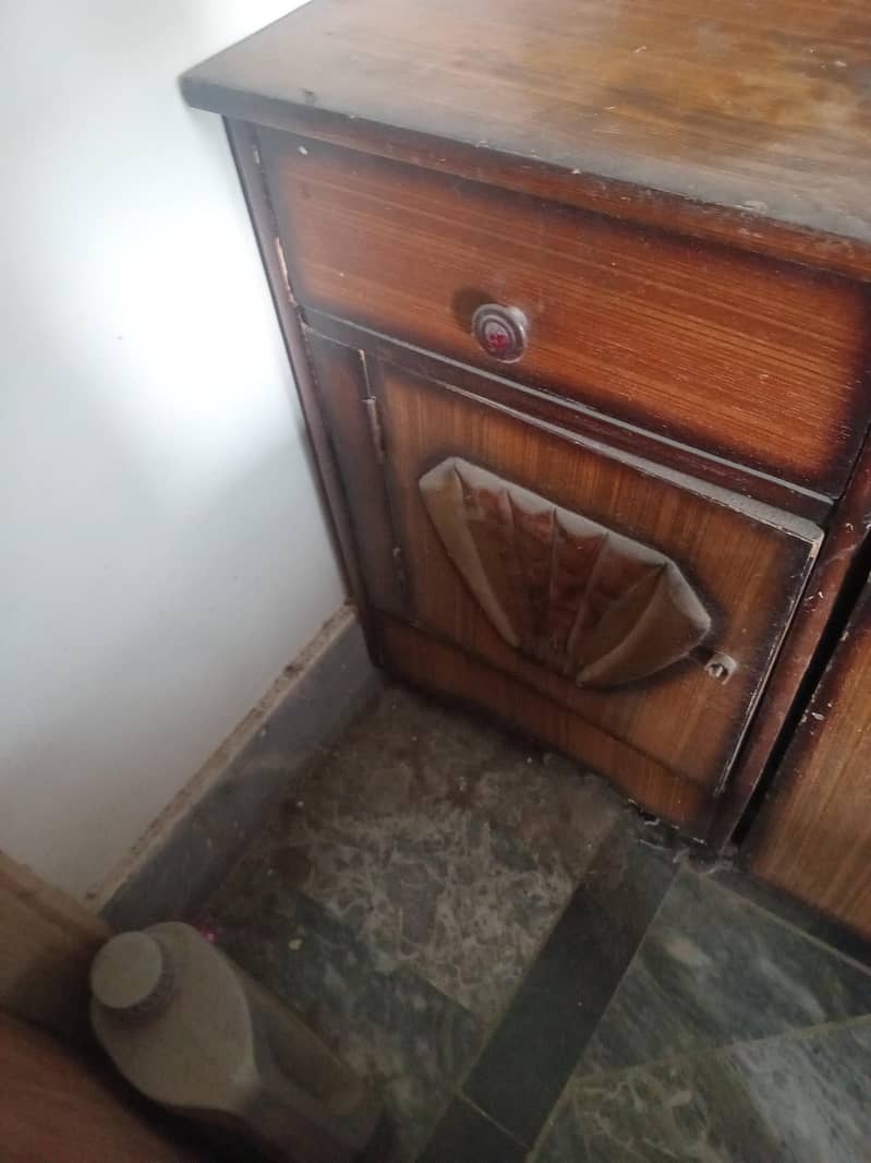 dressing table 3