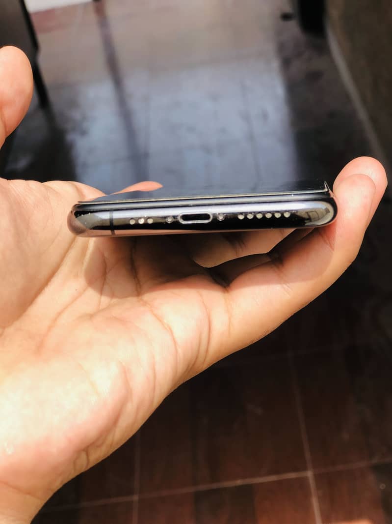 Apple iPhone 11 Pro 2