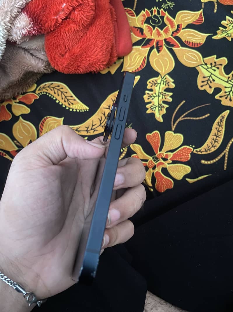 Apple iPhone 14 2
