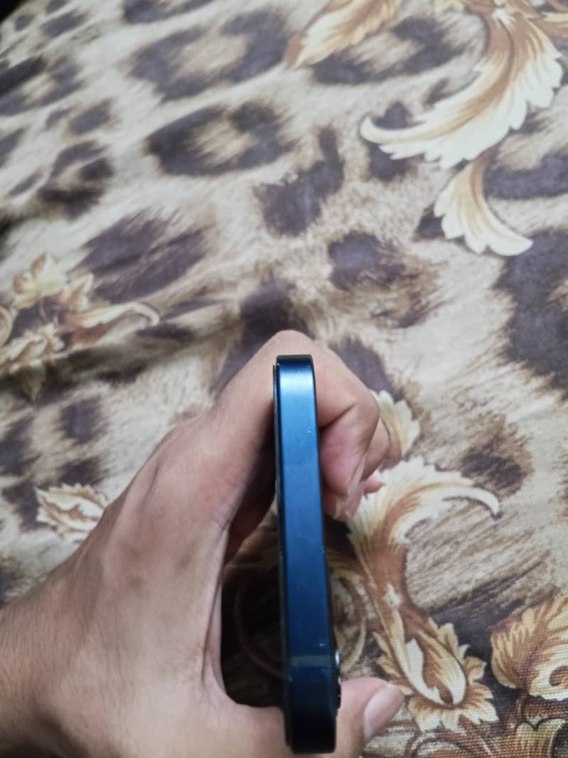 Apple iPhone 12 5