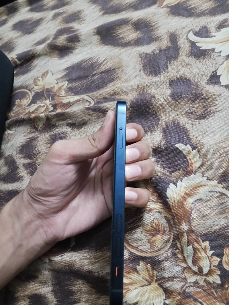 Apple iPhone 12 3