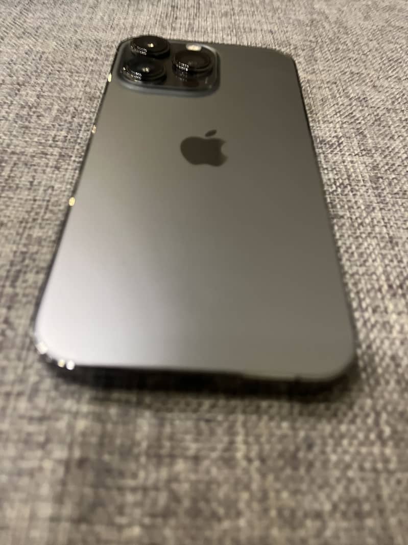 Apple iPhone 13 Pro 2