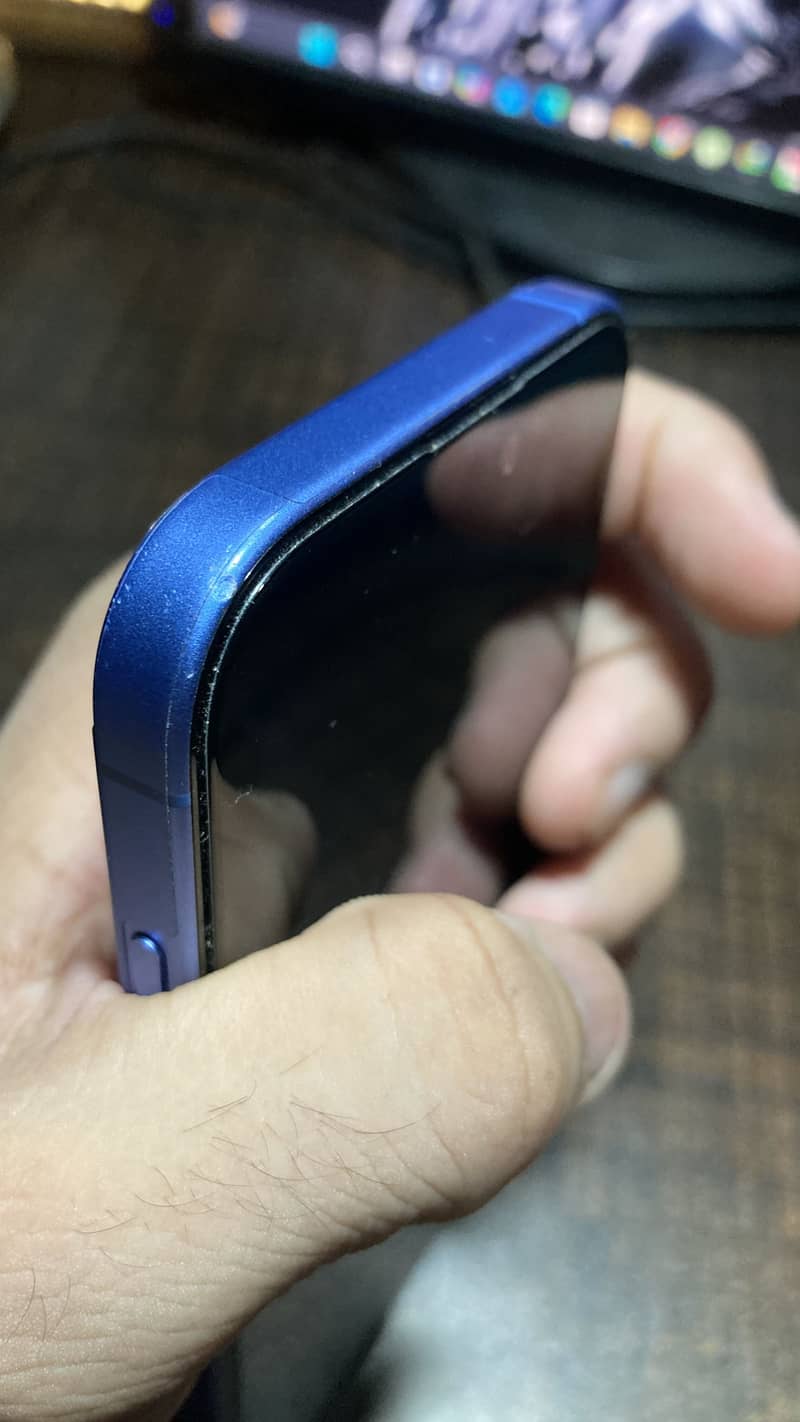 Apple iPhone 16 2