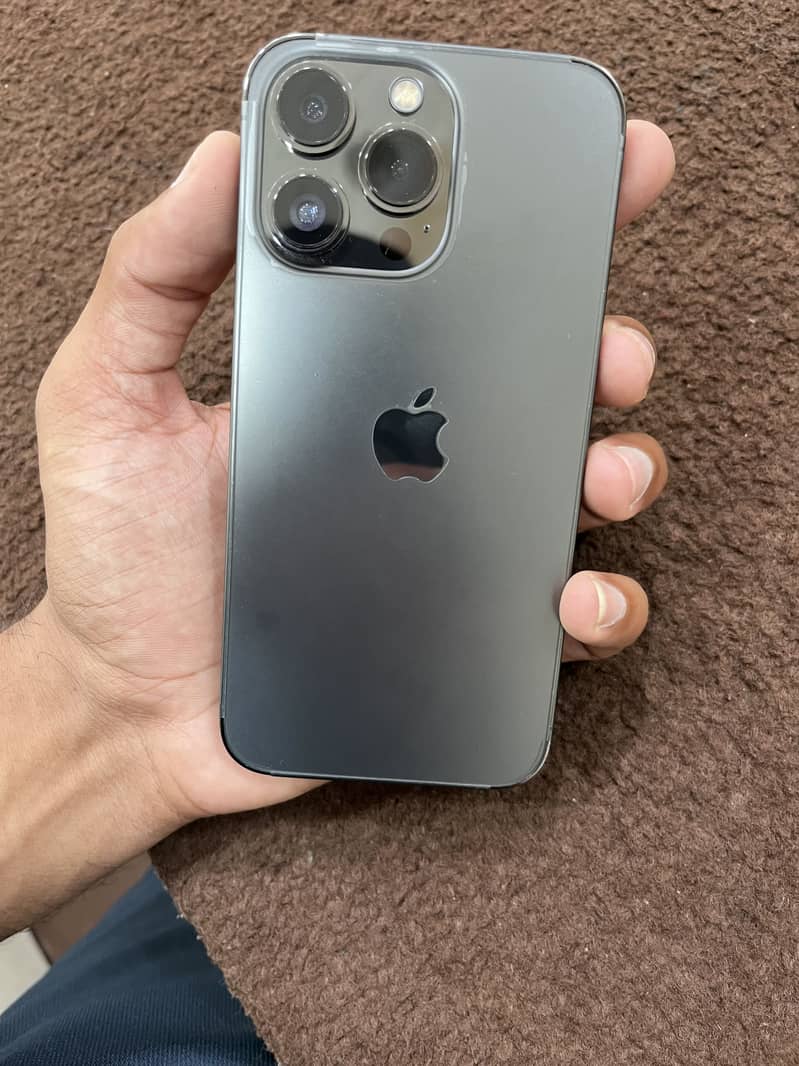 Apple iPhone 13 Pro 2