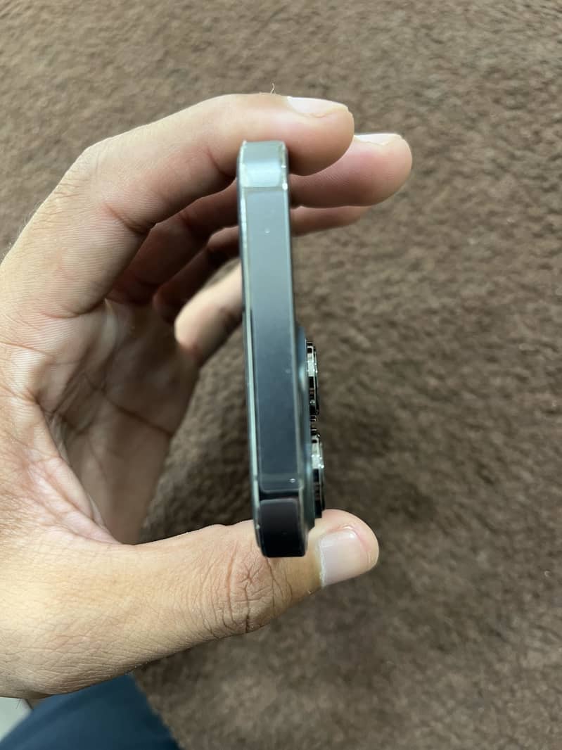 Apple iPhone 13 Pro 3