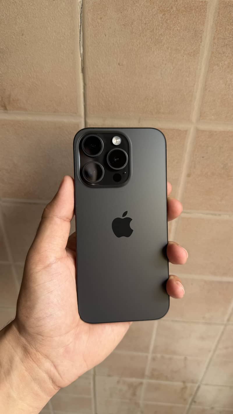 Apple iPhone 15 Pro 0