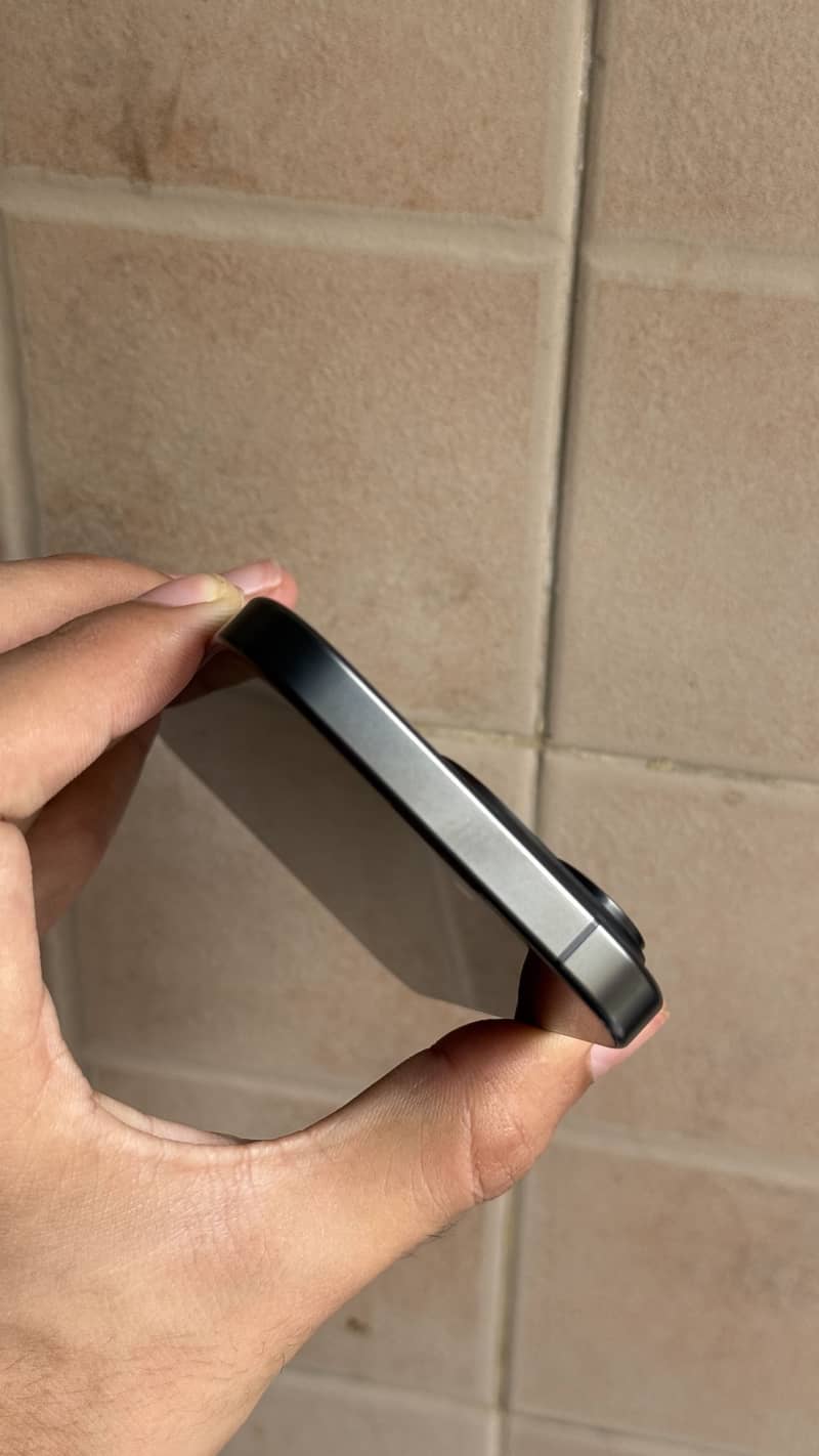 Apple iPhone 15 Pro 1