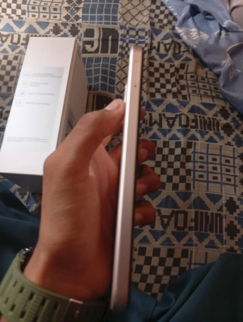 OPPO A6 4