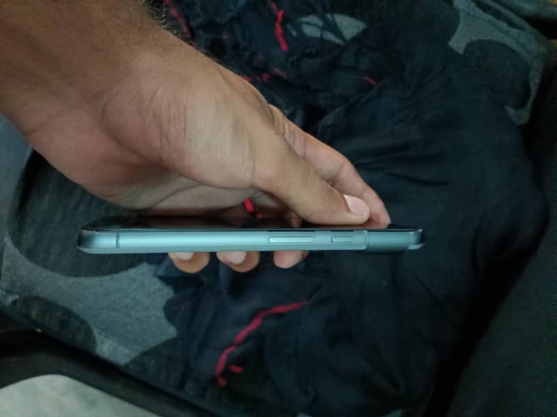 Google Pixel 8 3