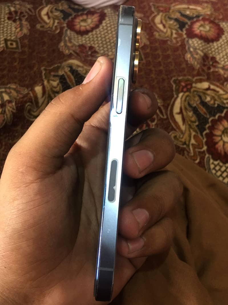 Apple iPhone 13 Pro 3