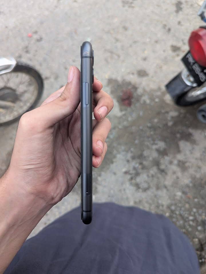 Apple iPhone 11 5