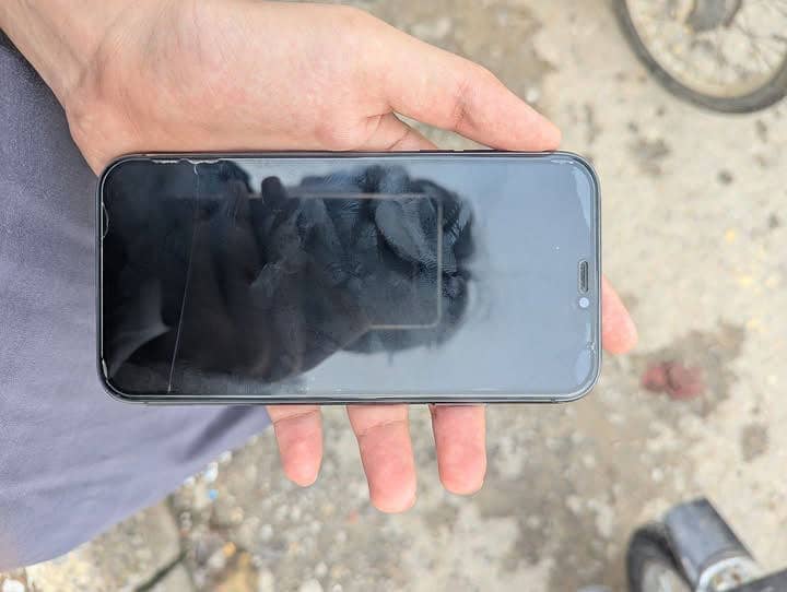 Apple iPhone 11 6