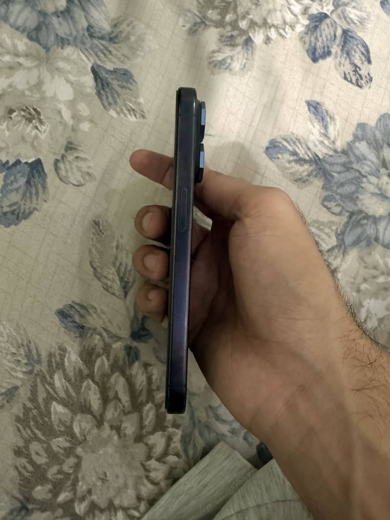 Apple iPhone 15 Pro 1