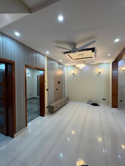 5 MARLA LIKE A BRAND NEW USED HOUSE FOR SALE CC BLOCK BAHRIA TOWN LHR