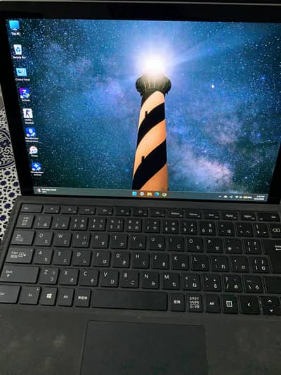 Microsoft Surface Pro 5  (i5 7 gen)