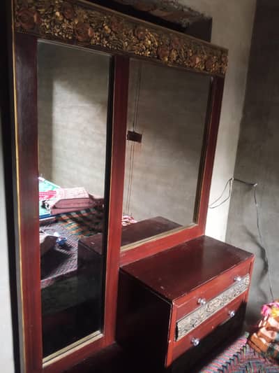 dressing table