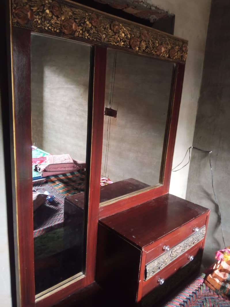 dressing table 0