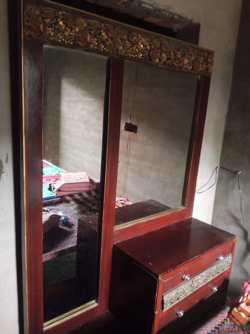 dressing table 1