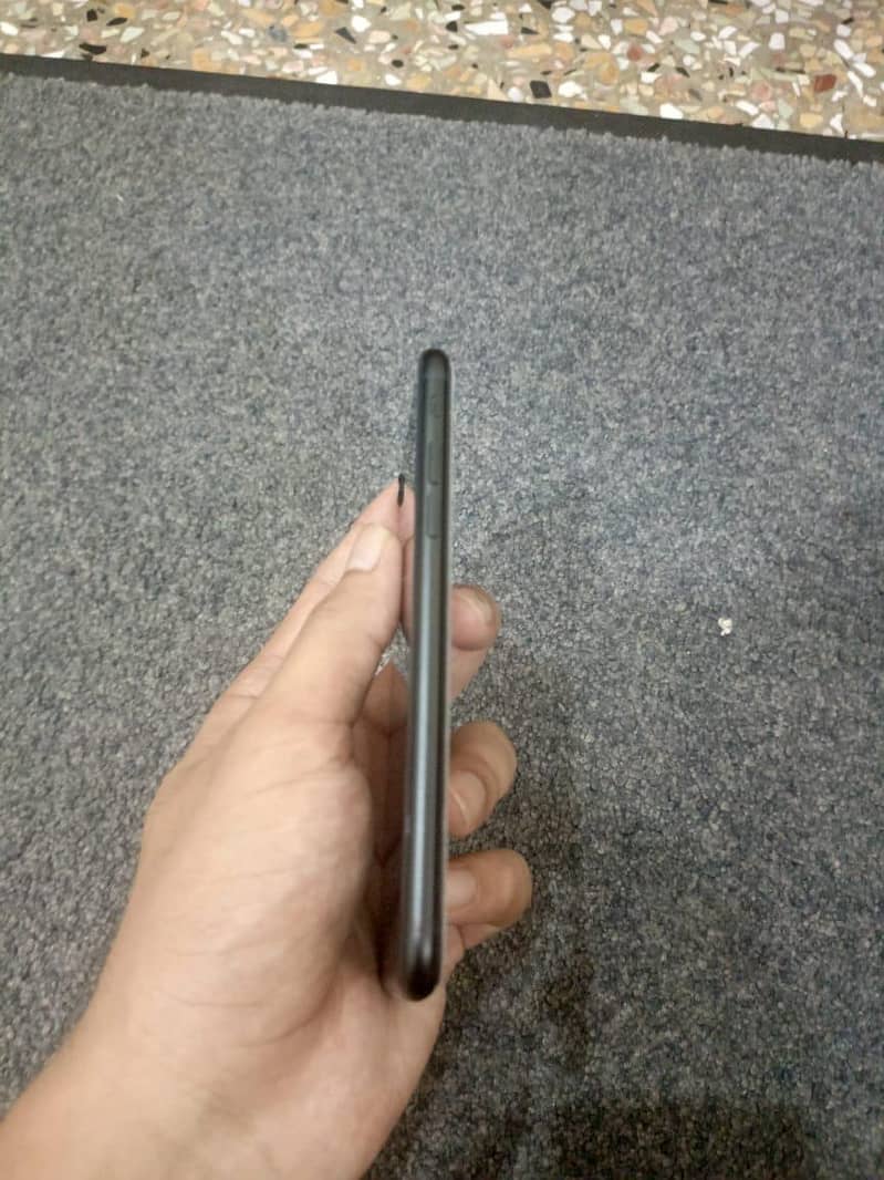 Apple iPhone SE3 1