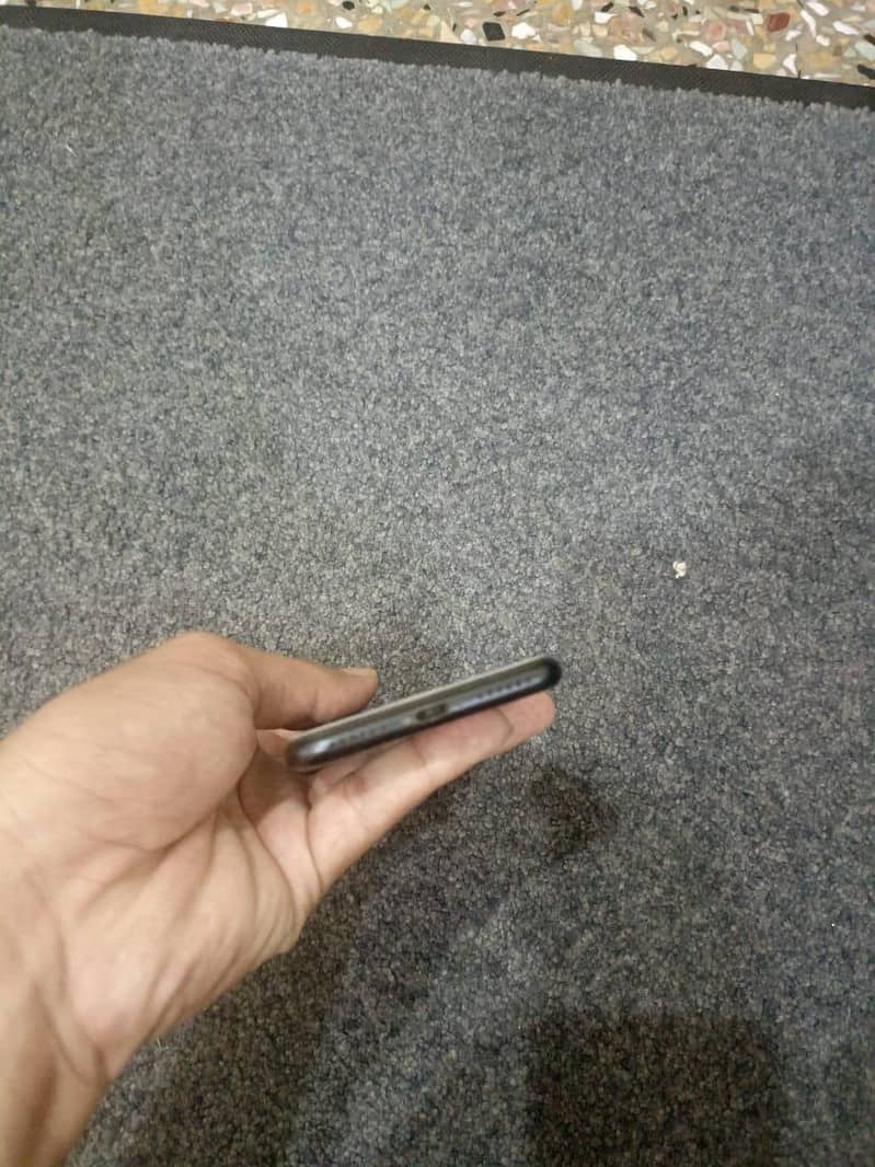 Apple iPhone SE3 5