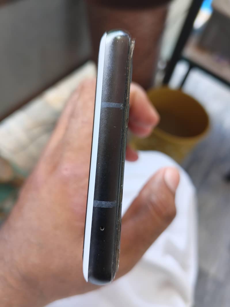 Google Pixel 6a 5