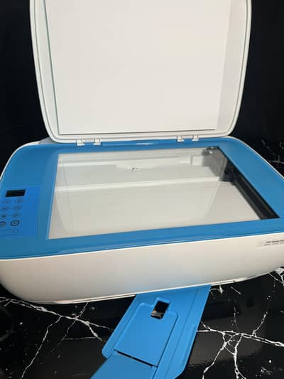 HP printer like new with box.