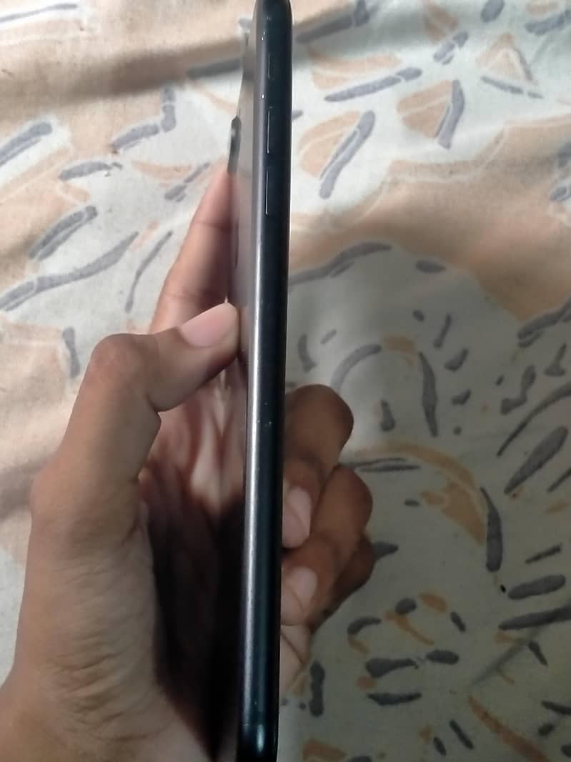 Apple iPhone 7 Plus 2