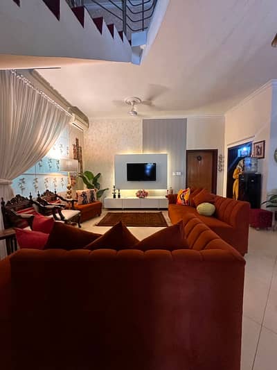 10 marla double story single unit house for sale
