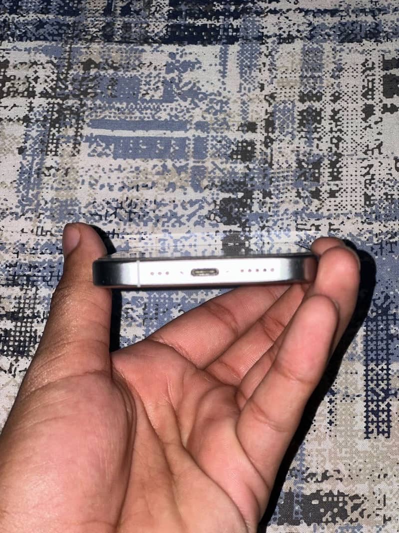 Apple iPhone 15 Pro 1