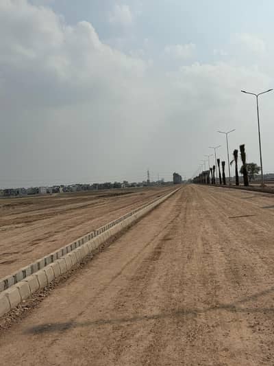 5 MARLA HOT LOCATION NEAR TO MAIN ASSES IN SILVER