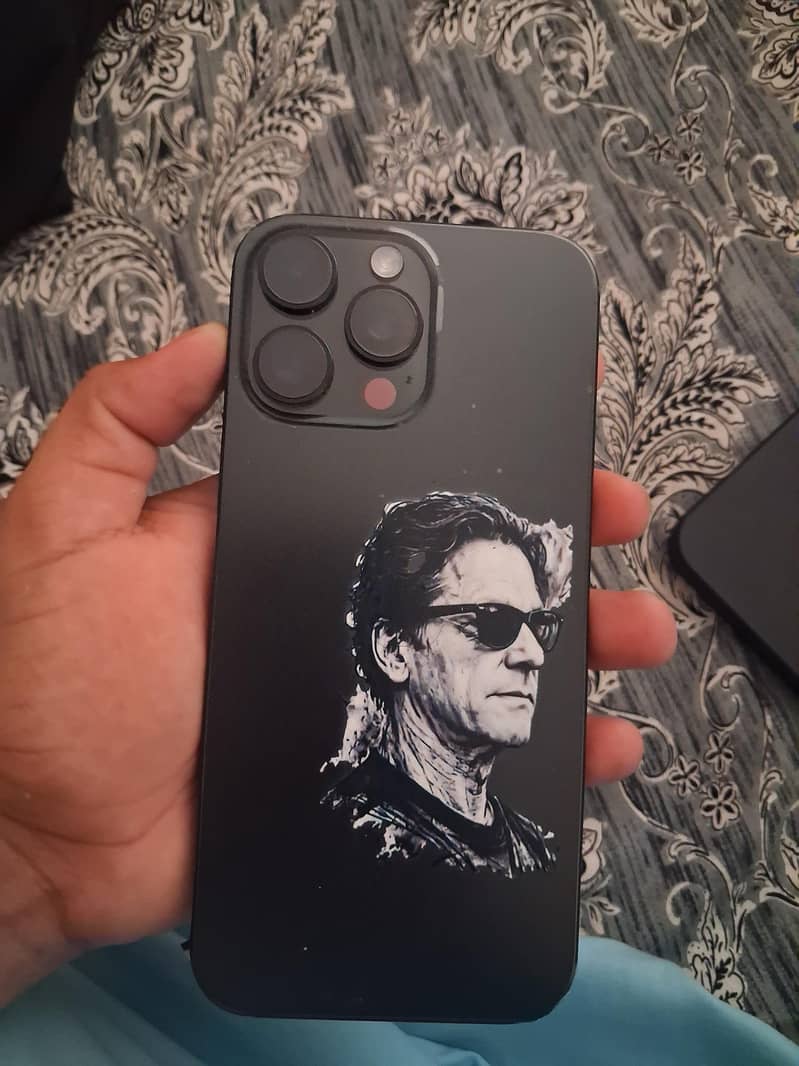 Apple iPhone 16 Pro Max 3