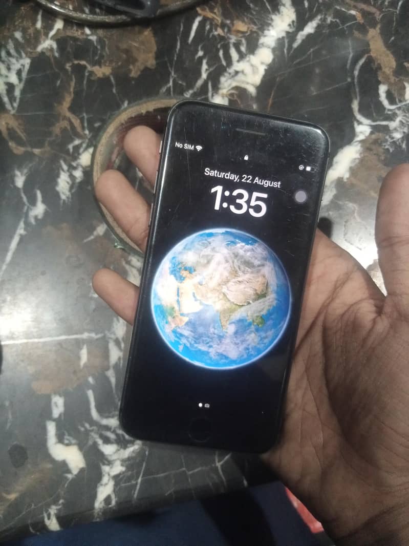 Apple iPhone 8 0