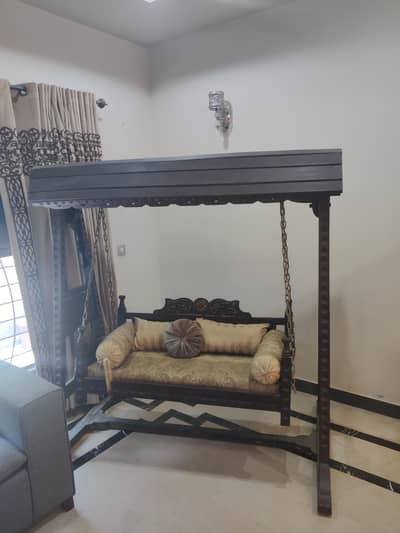 Elegant Lounge Swing