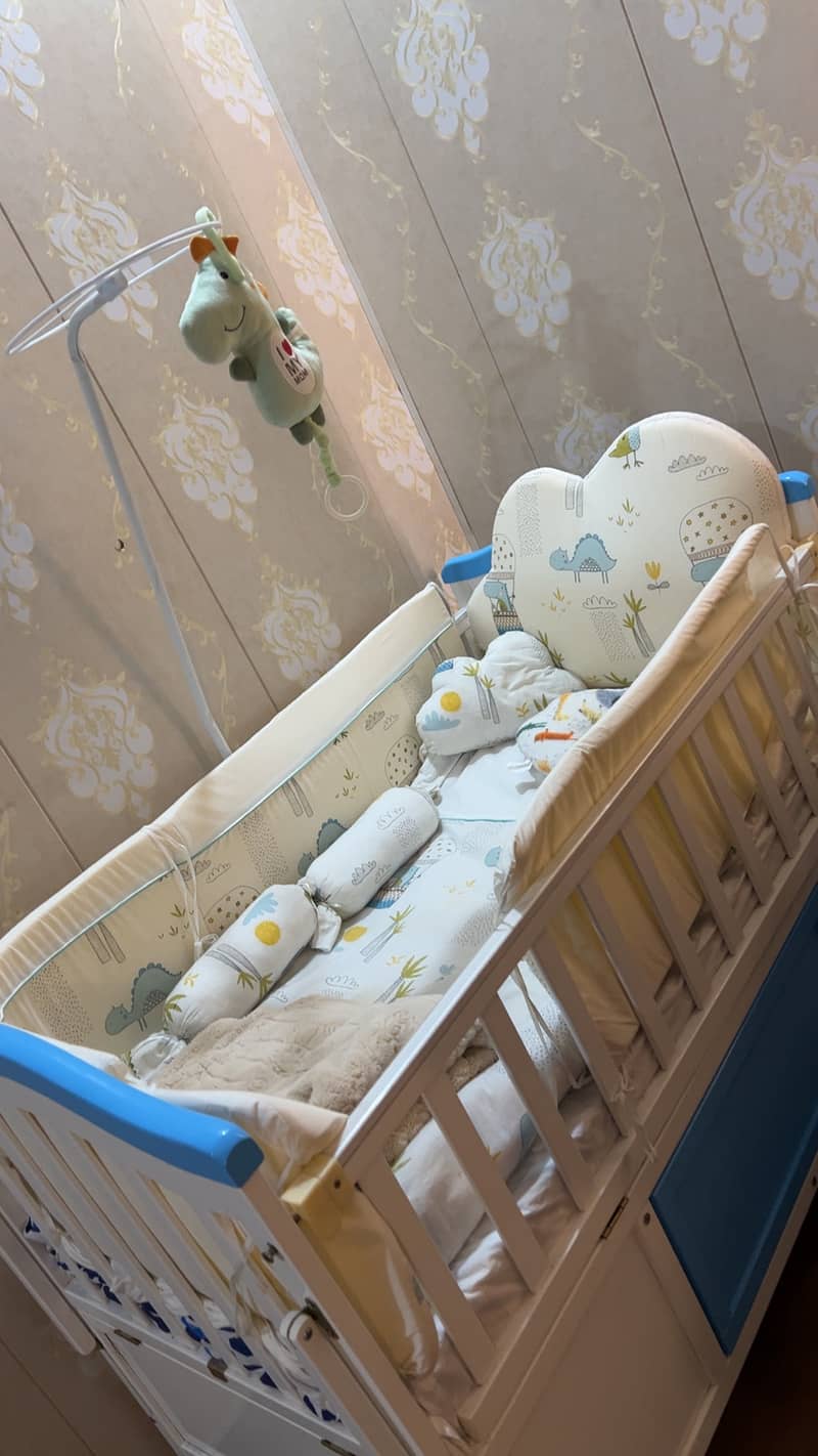 Baby cot 0
