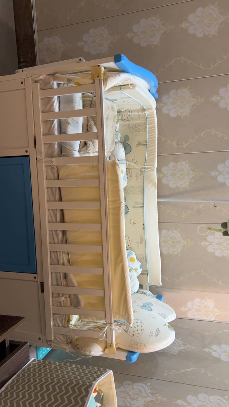 Baby cot 1