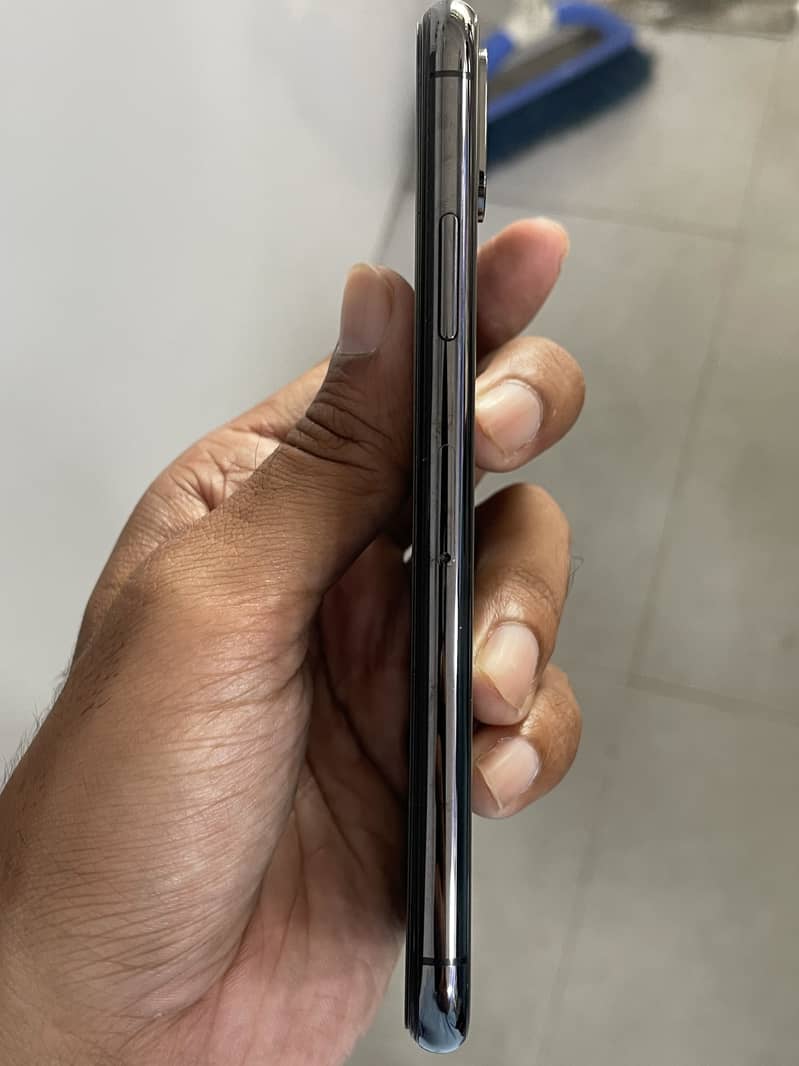 Apple iPhone X 2