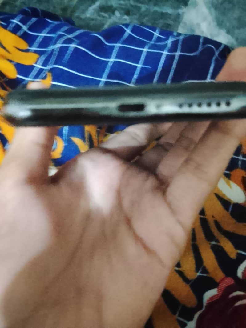 Apple iPhone X 4
