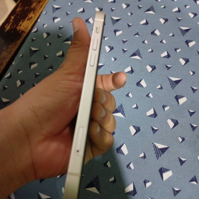 Apple iPhone 12 3