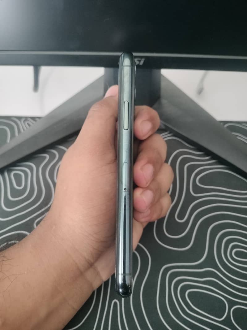 Apple iPhone 11 Pro 6