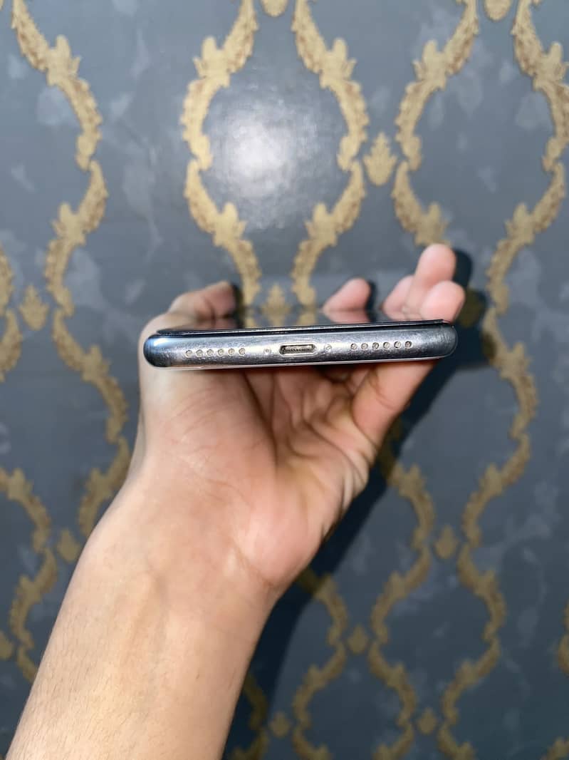 Apple iPhone X 3