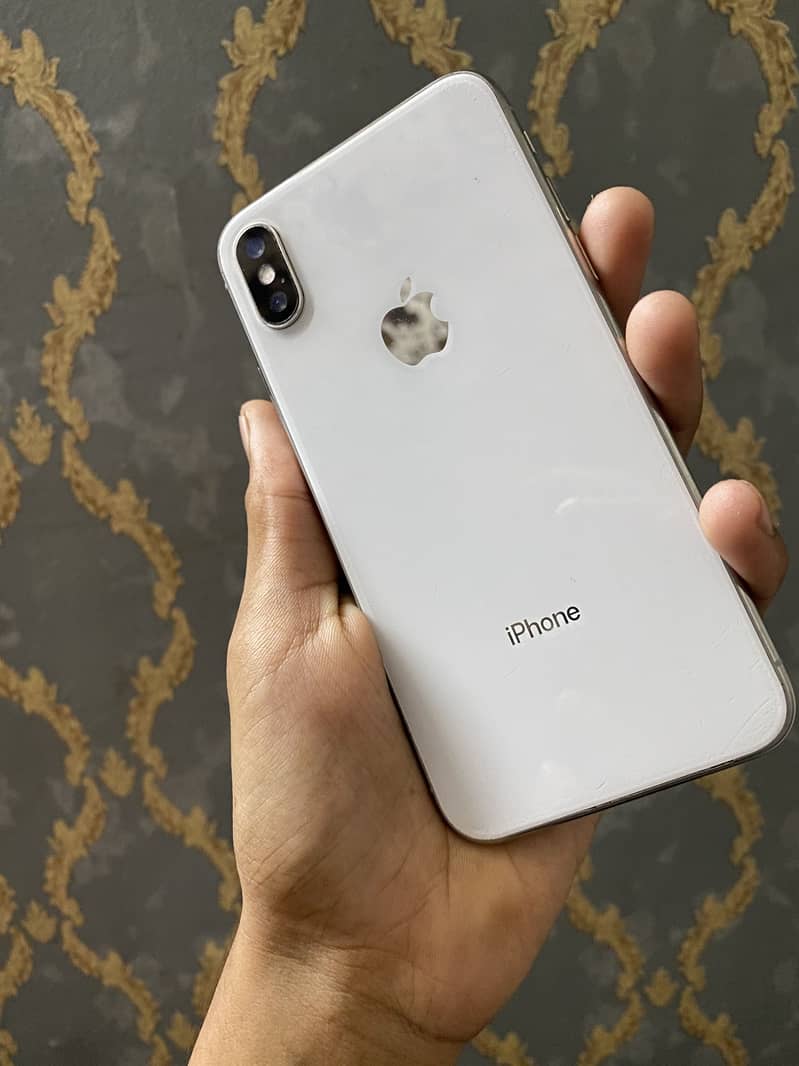 Apple iPhone X 4