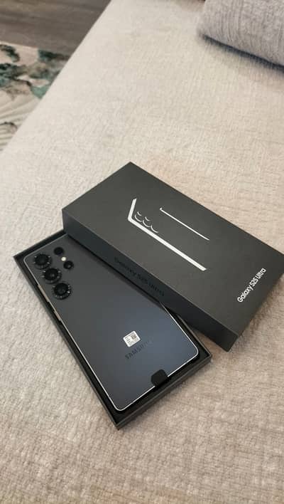 Samsung Mobile S25 Ultra 12/256 10/10