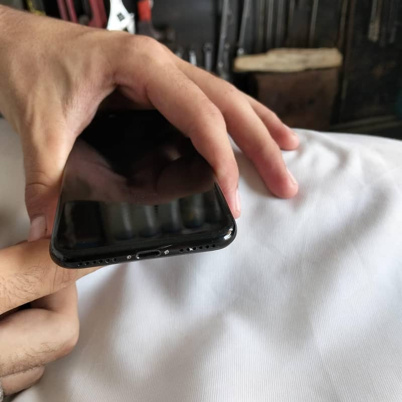 Apple iPhone 7 3